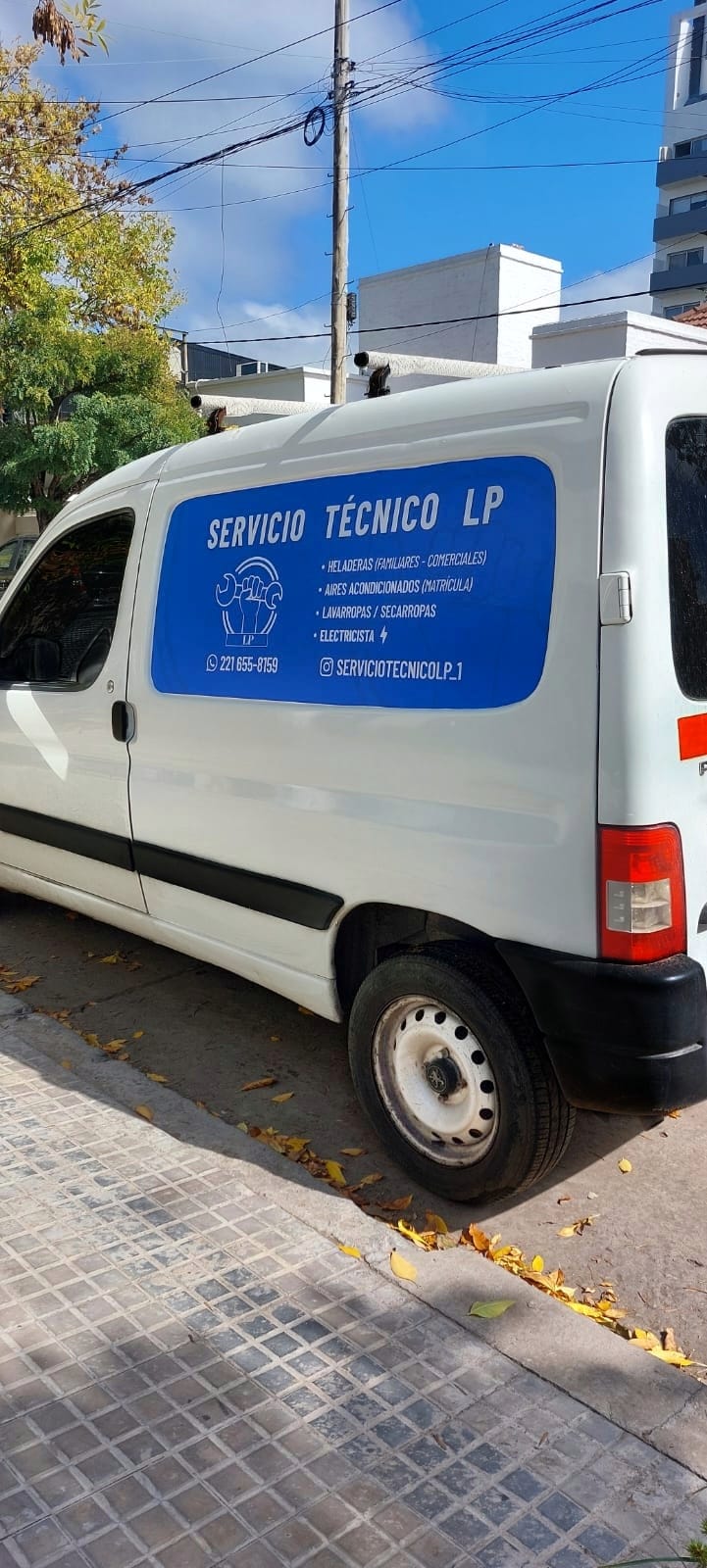 Camioneta de Servicio Técnico LP en La Plata - 1